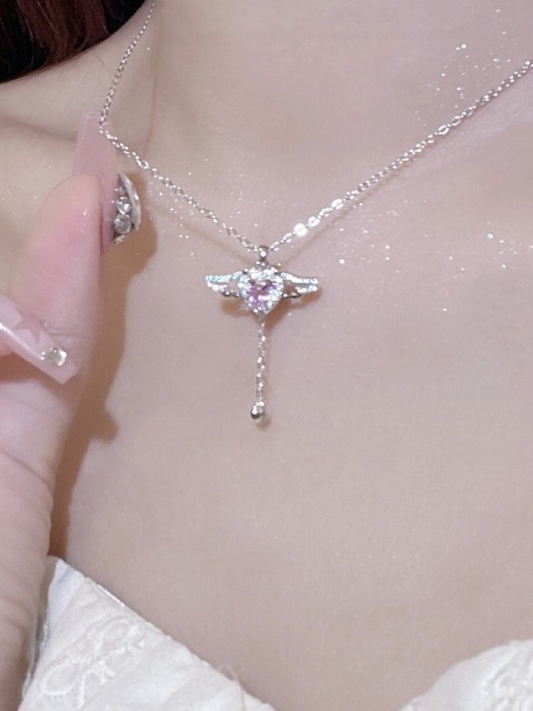 高品質材質：採用S999純銀打造，質感細膩，佩戴舒適，不易過敏